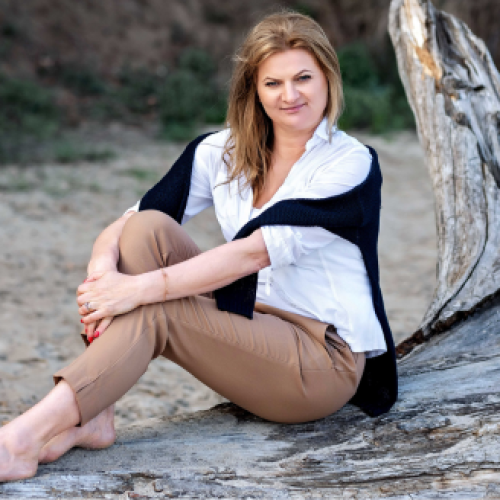 Agnieszka Aroma Master Specjalizuje się w aromaterapii klinicznej. Zgłębia wpływ zapachów na zdrowie, komfort i jakość życia.